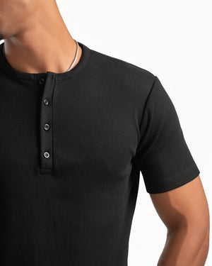 Men – Essential Henley in Black, detail close-up (cover)