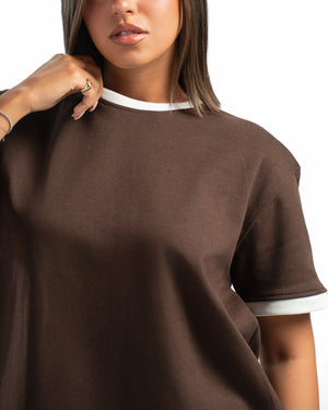 Women – Ringer Tee in Brown, detail close-up (cover)