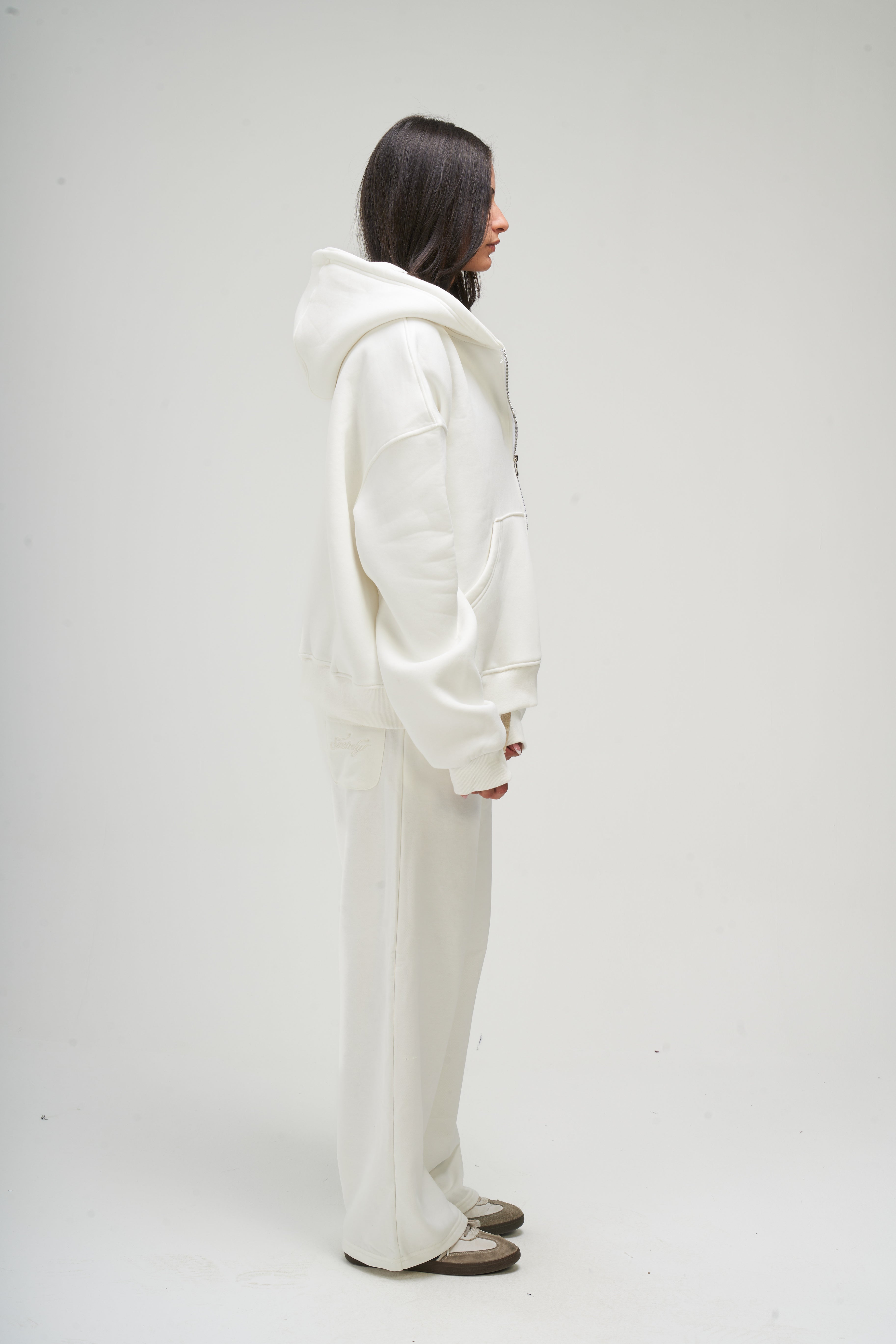 Women – White Zip-Up Hoodie – Seemly Essentials