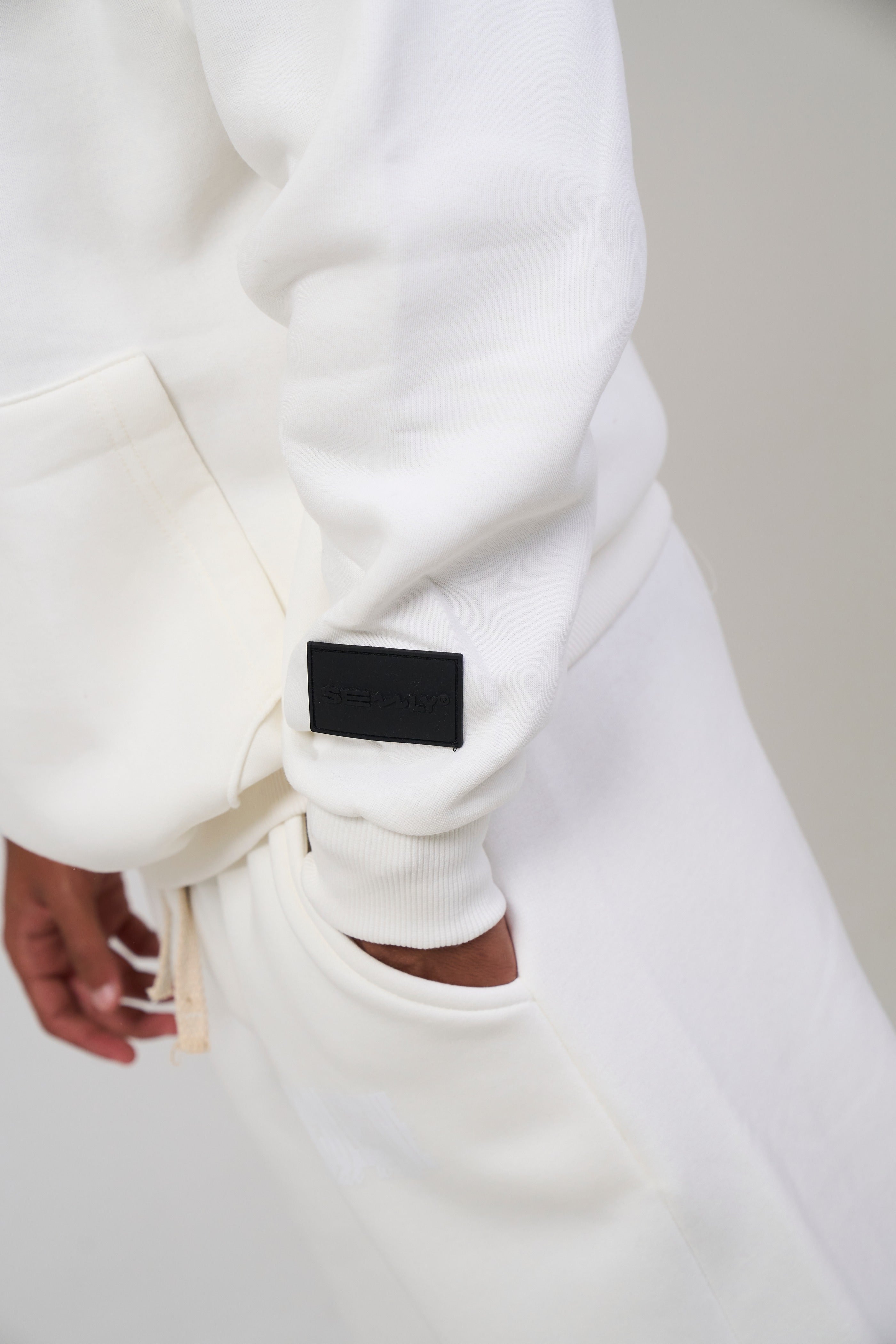 Off White Winter Sweatpants – Seemly Essentials
