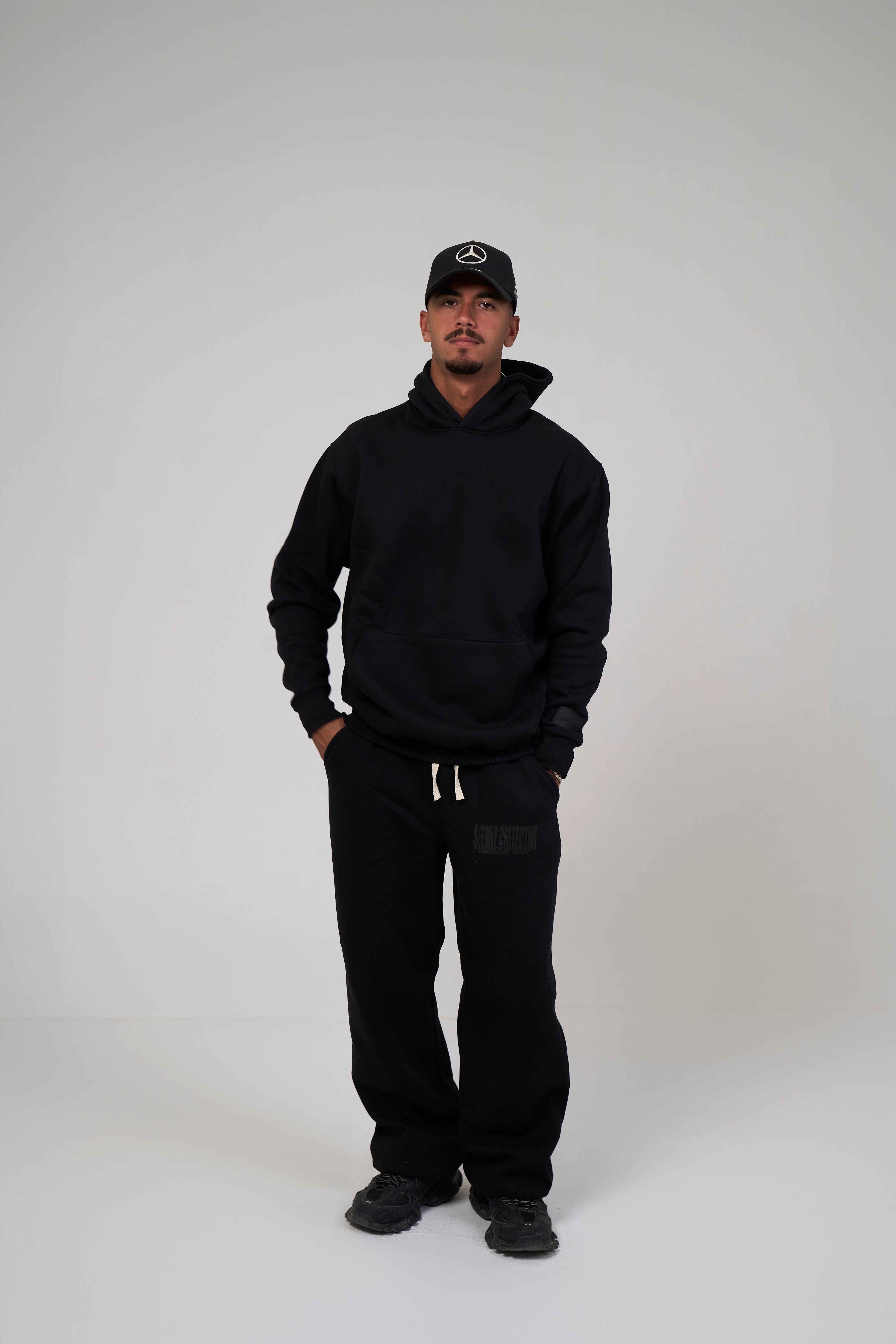 Men – Black Basic Hoodie – Seemly Essentials