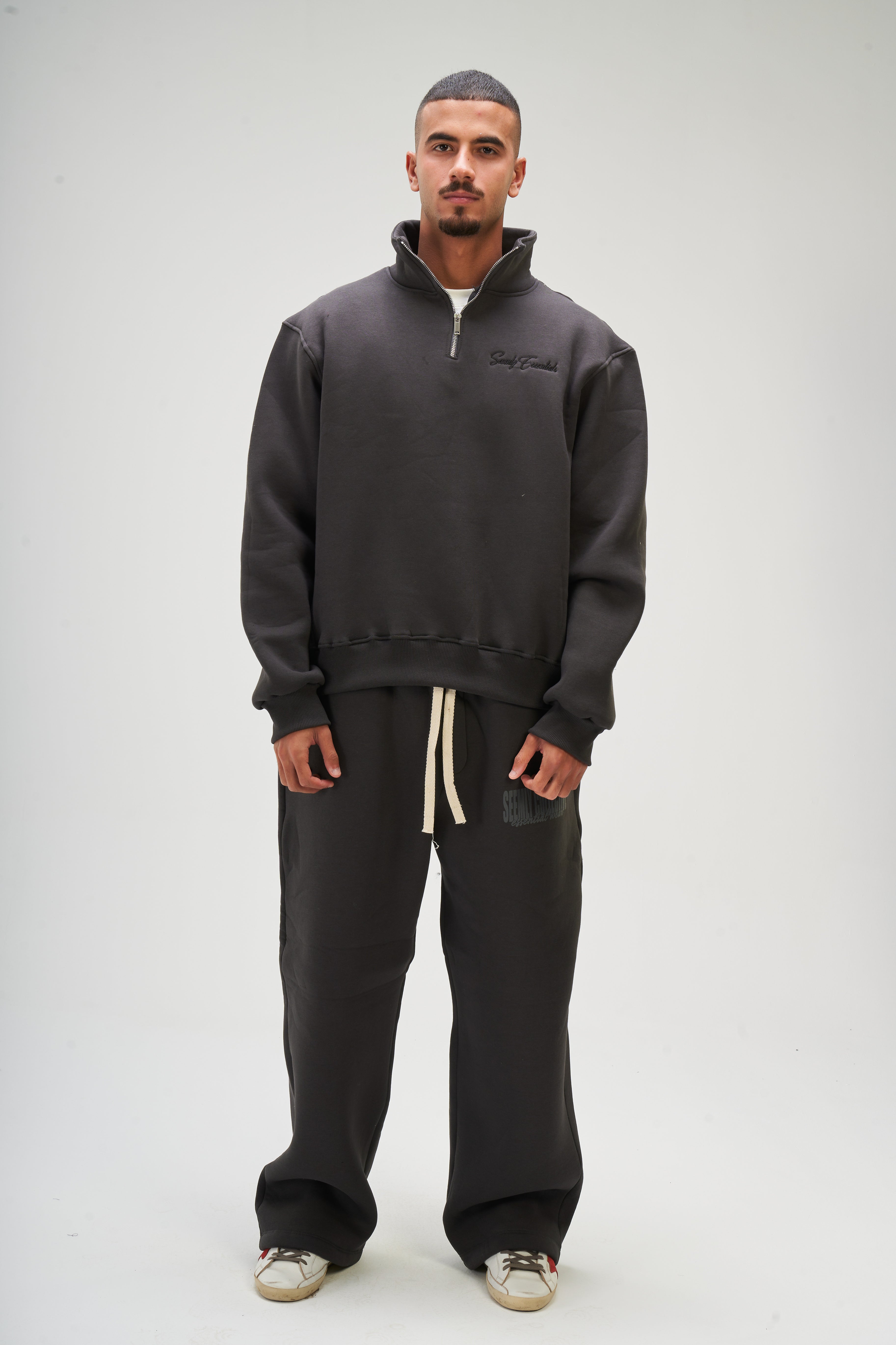 Men – Dark Grey Q-Zip – Seemly Essentials