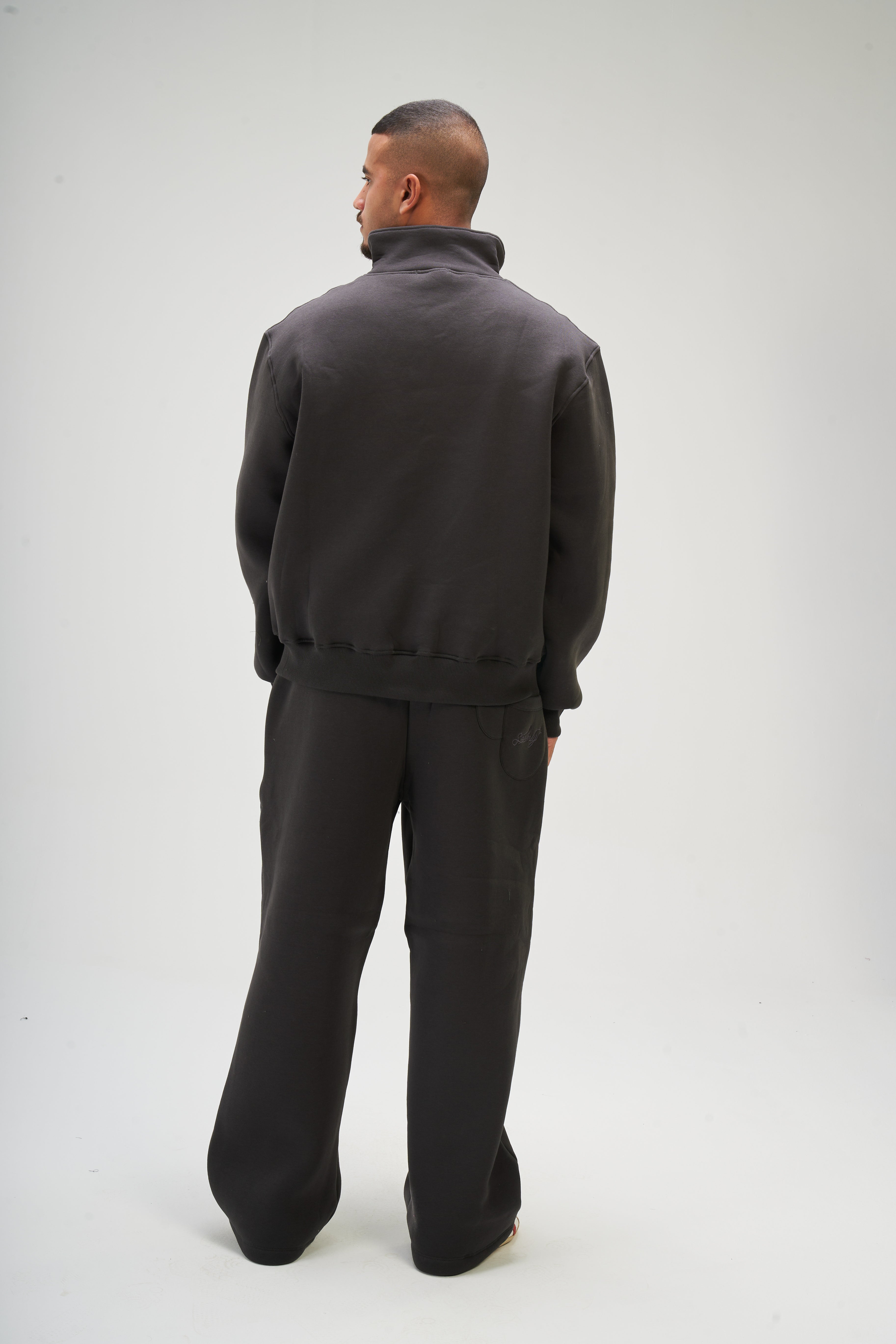 Men – Dark Grey Q-Zip – Seemly Essentials