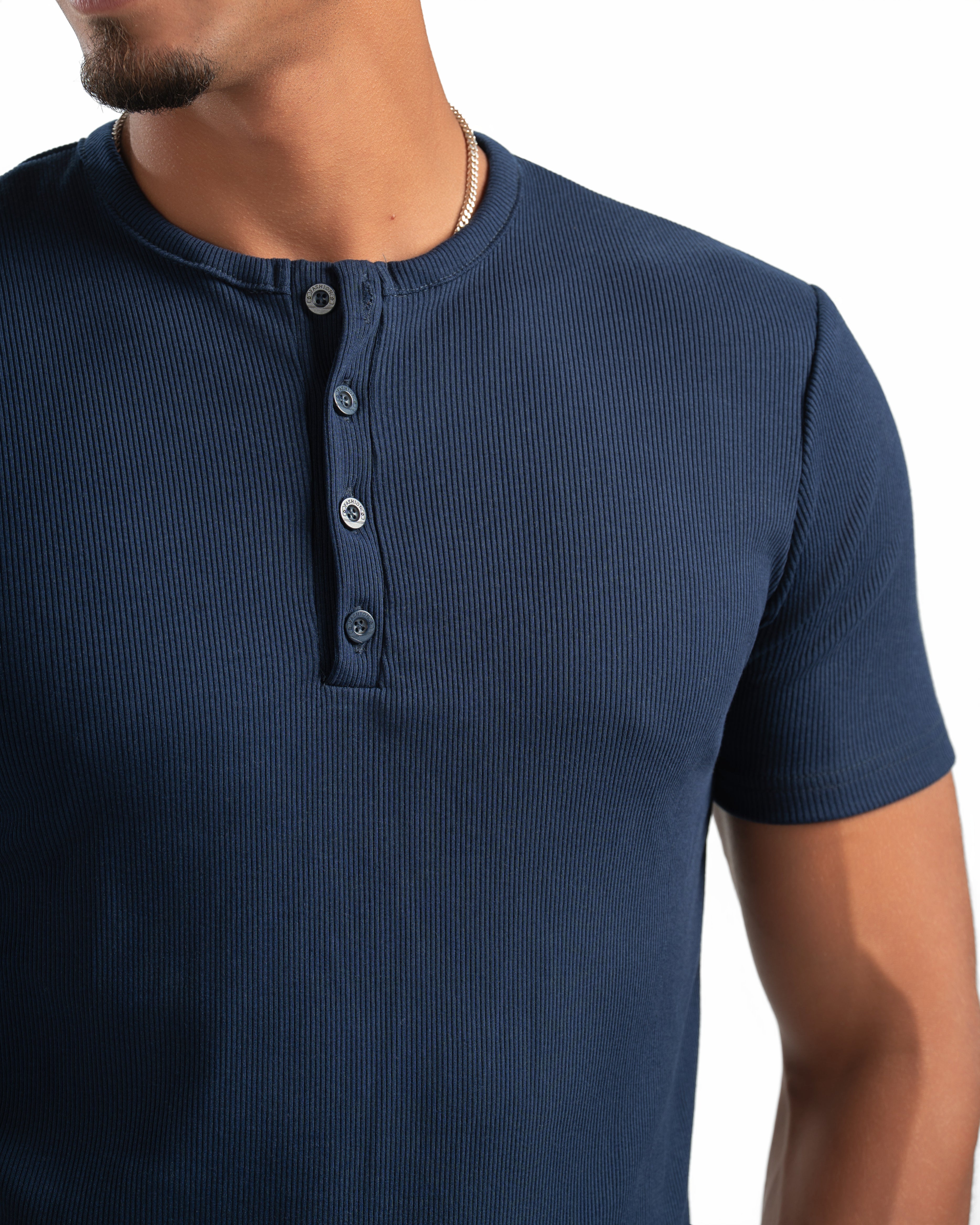 Men – Essential Henley in Navy, detail close-up (cover)
