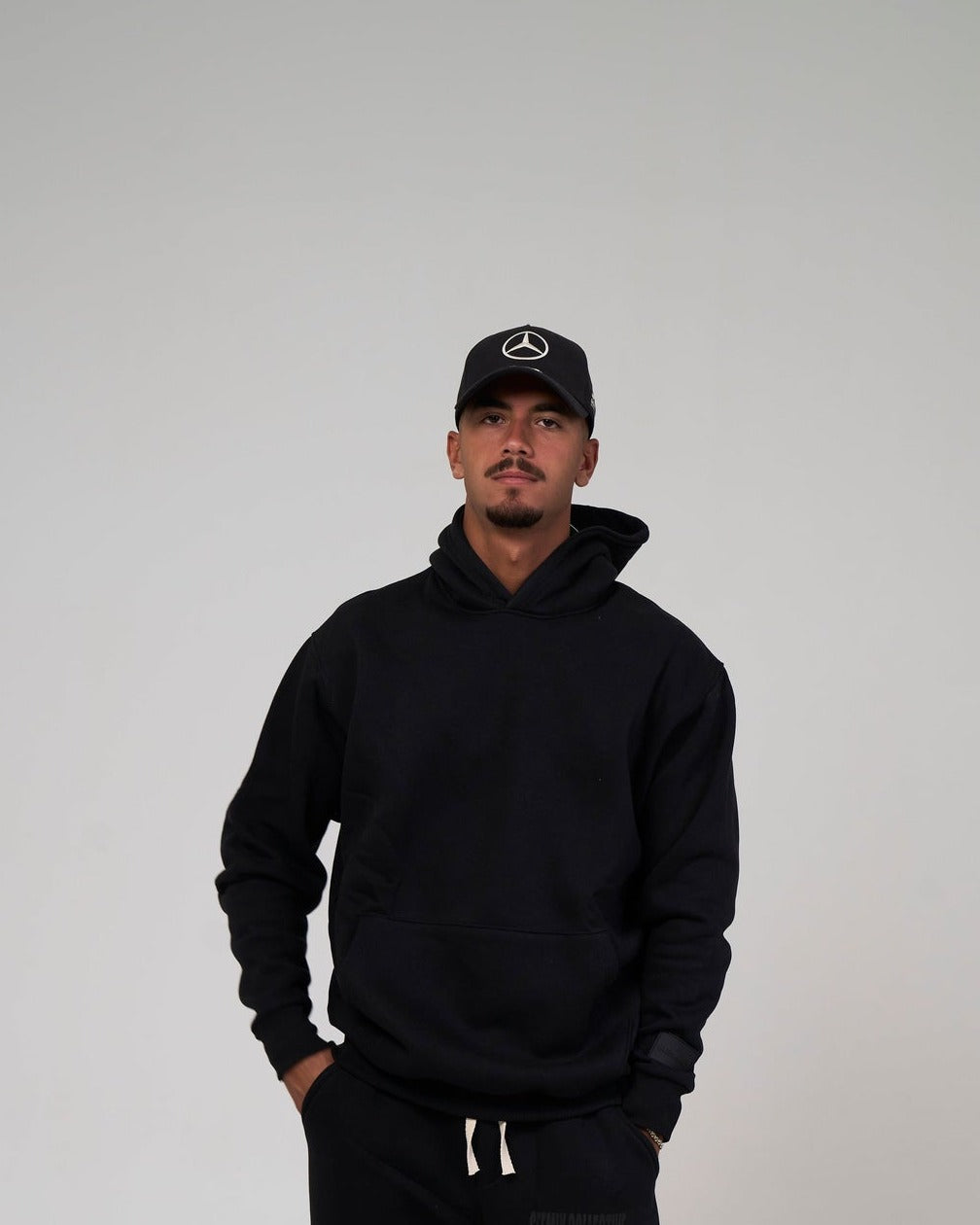 Men – Black Basic Hoodie – Seemly Essentials (cover)