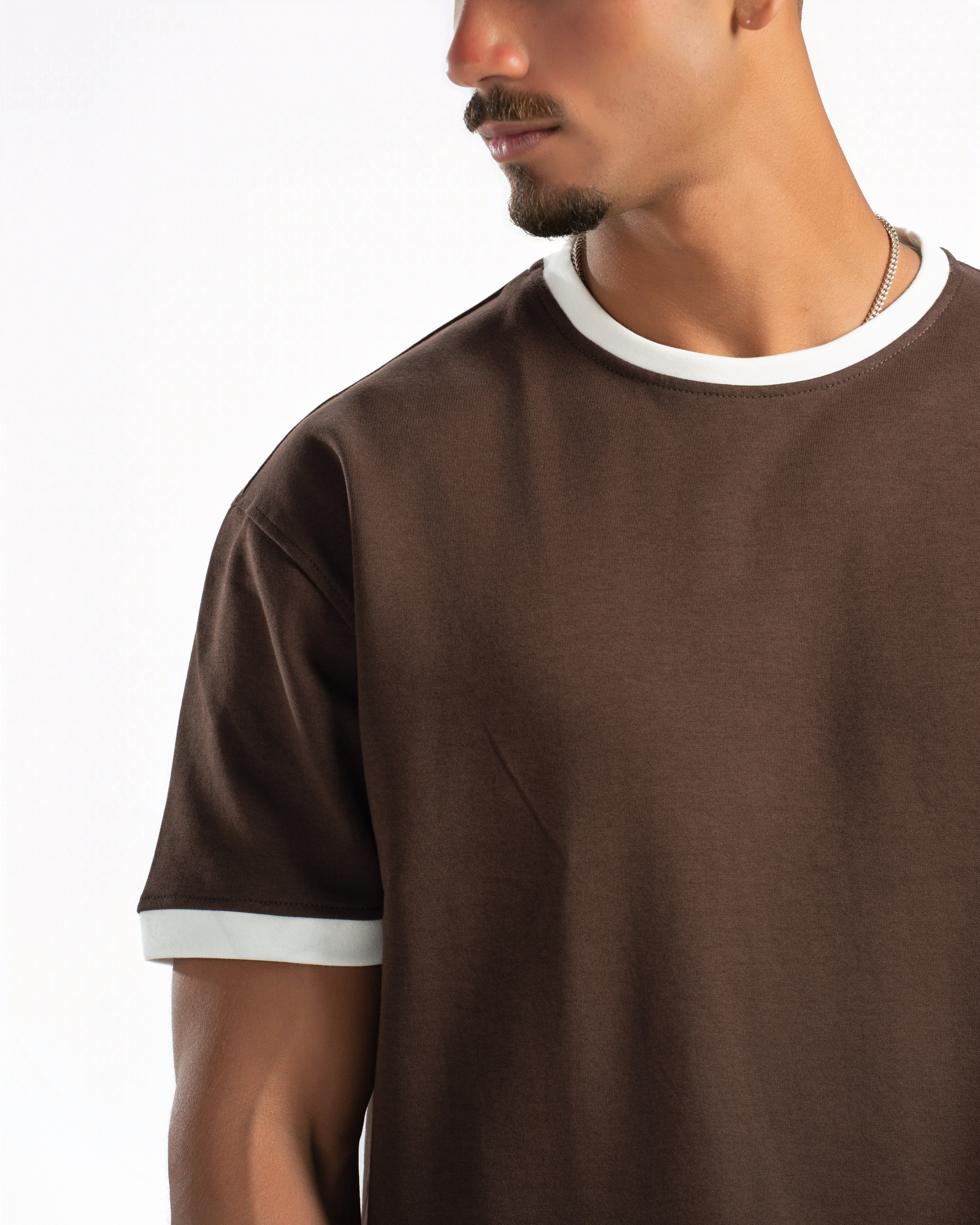 Men – Ringer Tee in Brown, detail close-up (cover)