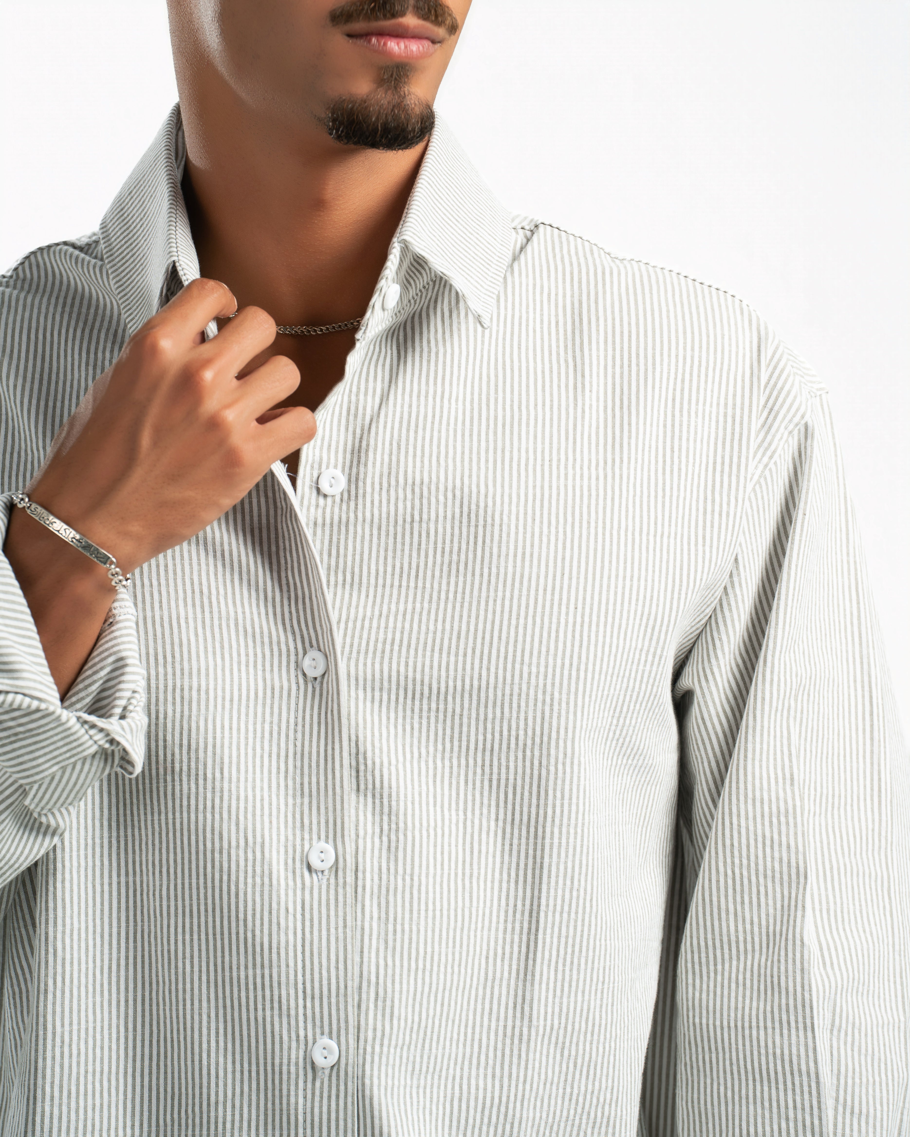 Men – Striped Shirt in Green Stripe, detail close-up (cover)